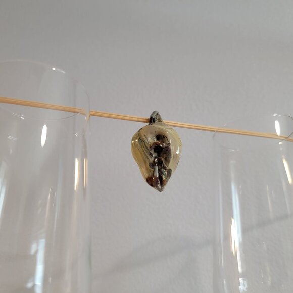 Vintage Vagina Pendant Ceramic Handcrafted - Picture 6 of 7